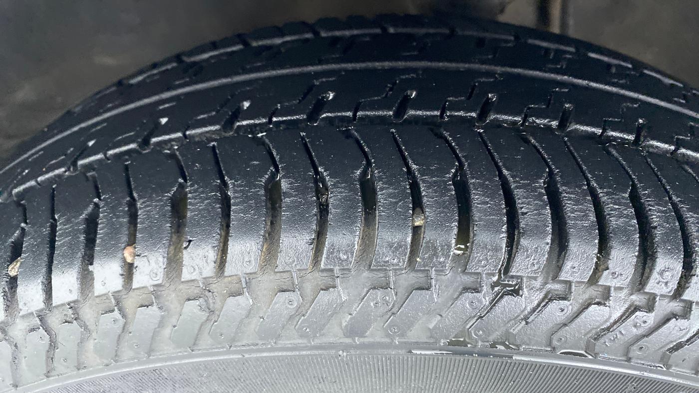 2016 Maruti Alto K10 VXI P, Petrol, Manual, 15,832 km, Left Front Tyre Tread