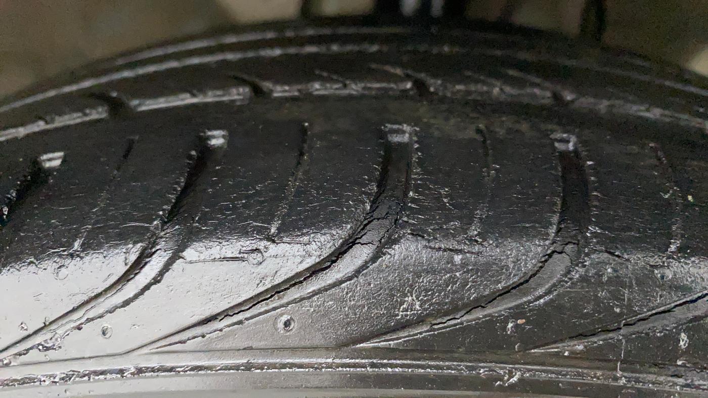 2014 Hyundai i20 MAGNA 1.2, Petrol, Manual, 32,251 km, Right Front Tyre Tread