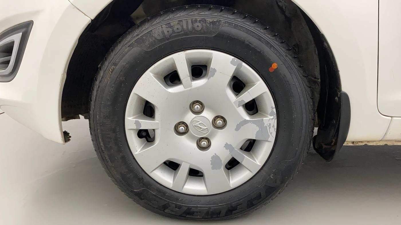 2014 Hyundai i20 MAGNA 1.2, Petrol, Manual, 32,251 km, Left Front Wheel