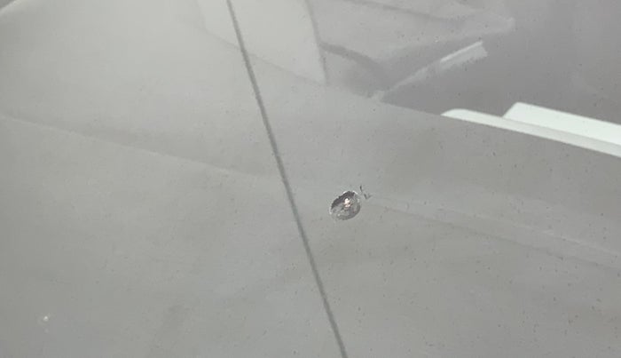 2014 Hyundai i20 MAGNA 1.2, Petrol, Manual, 32,251 km, Front windshield - Minor spot on windshield
