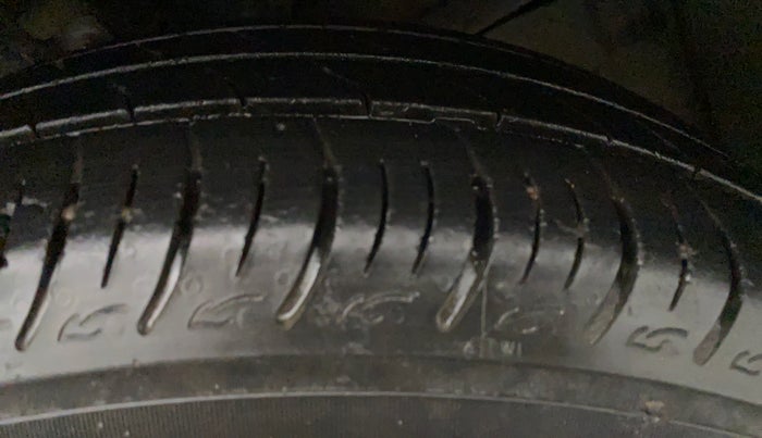 2019 Maruti Baleno DELTA PETROL 1.2, Petrol, Manual, 38,867 km, Left Front Tyre Tread