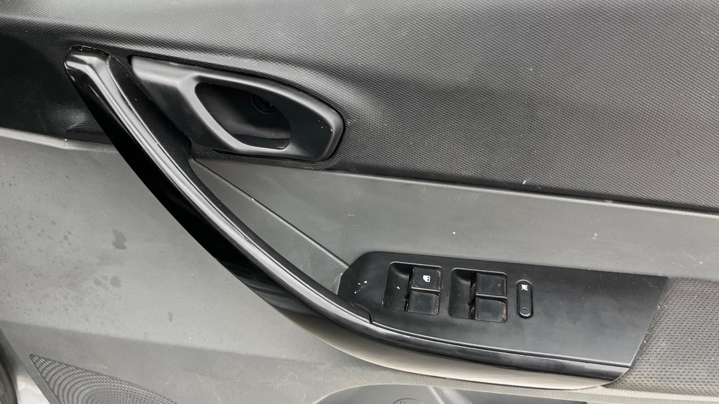 2018 Tata TIGOR XT PETROL, Petrol, Manual, 92,349 km, Driver Side Door Panels Control