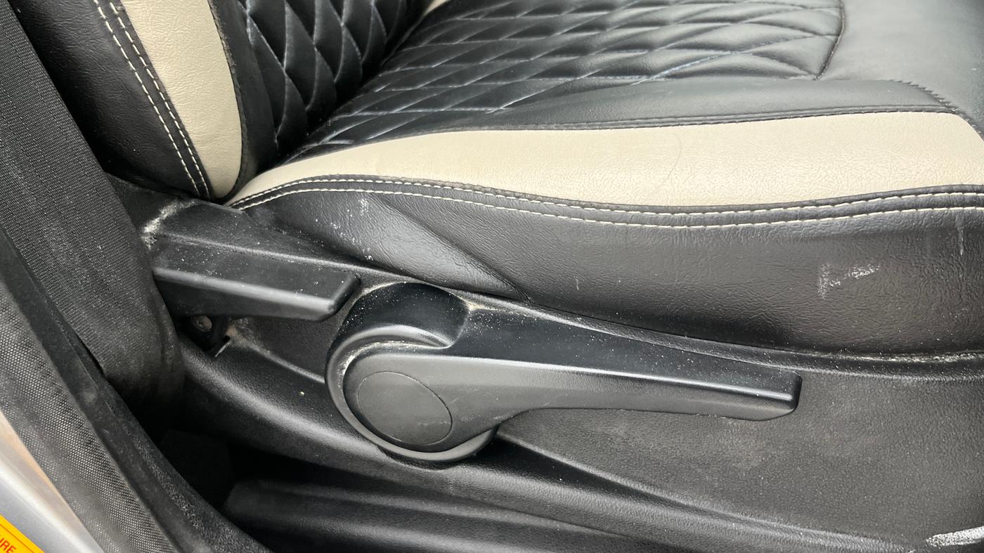 2018 Tata TIGOR XT PETROL, Petrol, Manual, 92,349 km, Driver Side Adjustment Panel