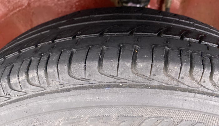 2013 Maruti Alto 800 LXI, Petrol, Manual, 30,129 km, Left Front Tyre Tread
