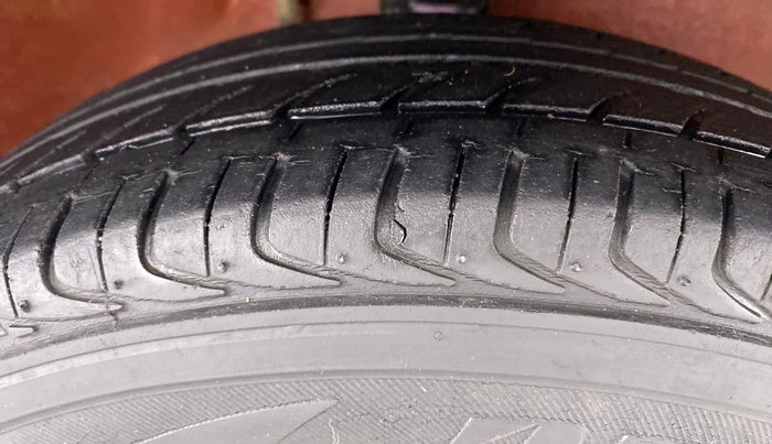2013 Maruti Alto 800 LXI, Petrol, Manual, 30,129 km, Right Front Tyre Tread