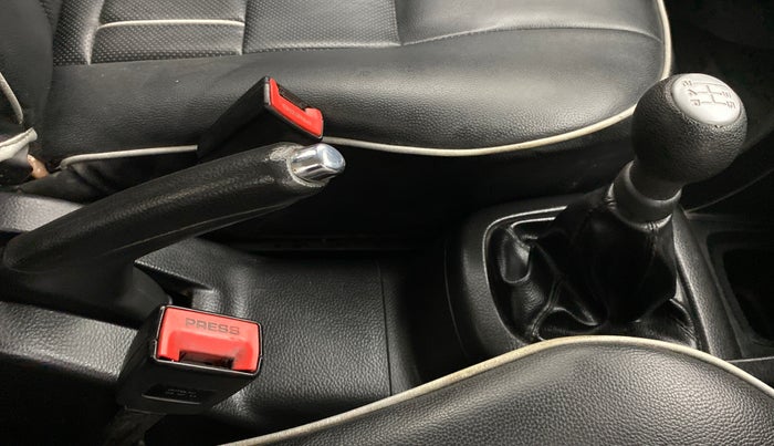 2014 Maruti Swift VDI, Diesel, Manual, 67,932 km, Gear Lever
