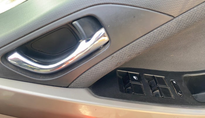 2018 Tata NEXON XZA PLUS PETROL, Petrol, Automatic, 54,652 km, Driver Side Door Panels Control