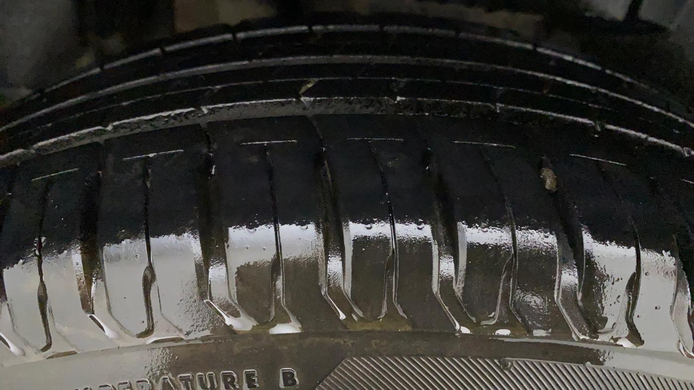 2018 Maruti Dzire ZXI AMT, Petrol, Automatic, 10,064 km, Left Front Tyre Tread