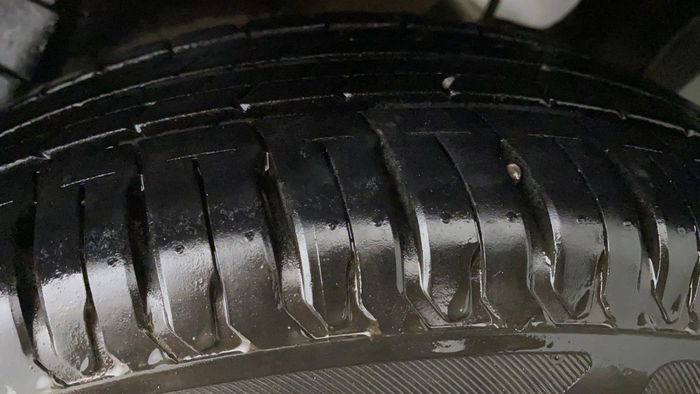 2018 Maruti Dzire ZXI AMT, Petrol, Automatic, 10,064 km, Left Rear Tyre Tread