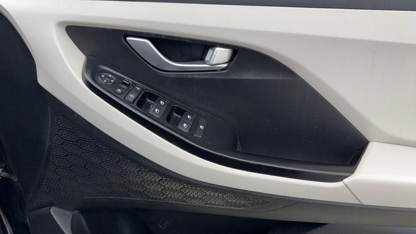 2023 Hyundai Creta SX 1.5 PETROL, Petrol, Manual, 48,730 km, Driver Side Door Panels Control