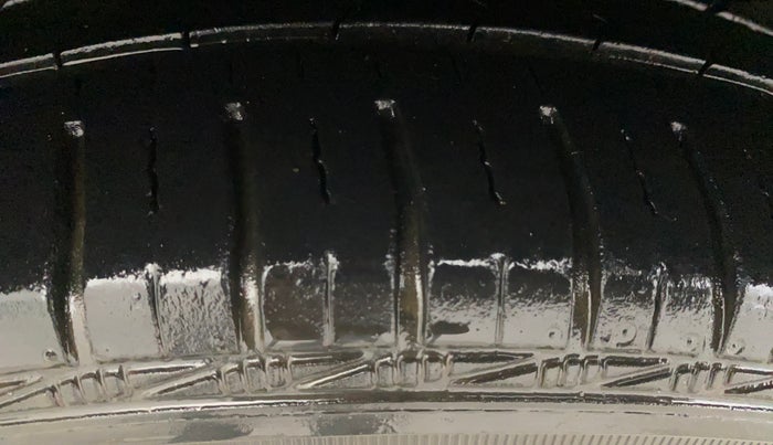 2018 Hyundai Grand i10 SPORTZ 1.2 KAPPA VTVT, Petrol, Manual, 20,759 km, Right Rear Tyre Tread