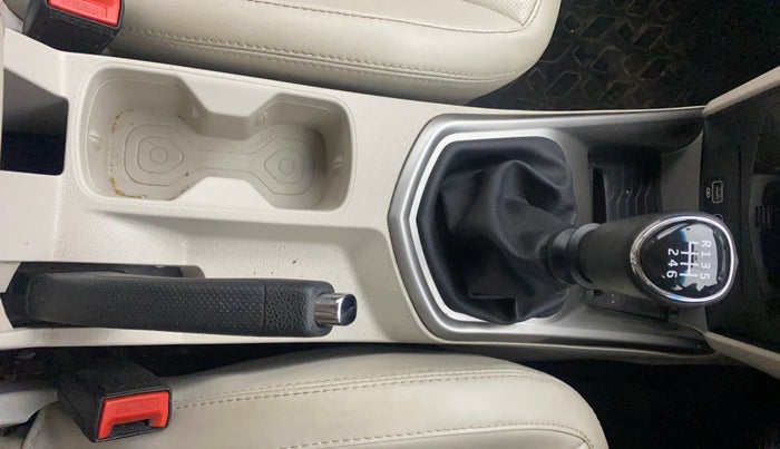 2021 Mahindra XUV300 W8 (O) 1.2 PETROL, Petrol, Manual, 55,687 km, Gear Lever