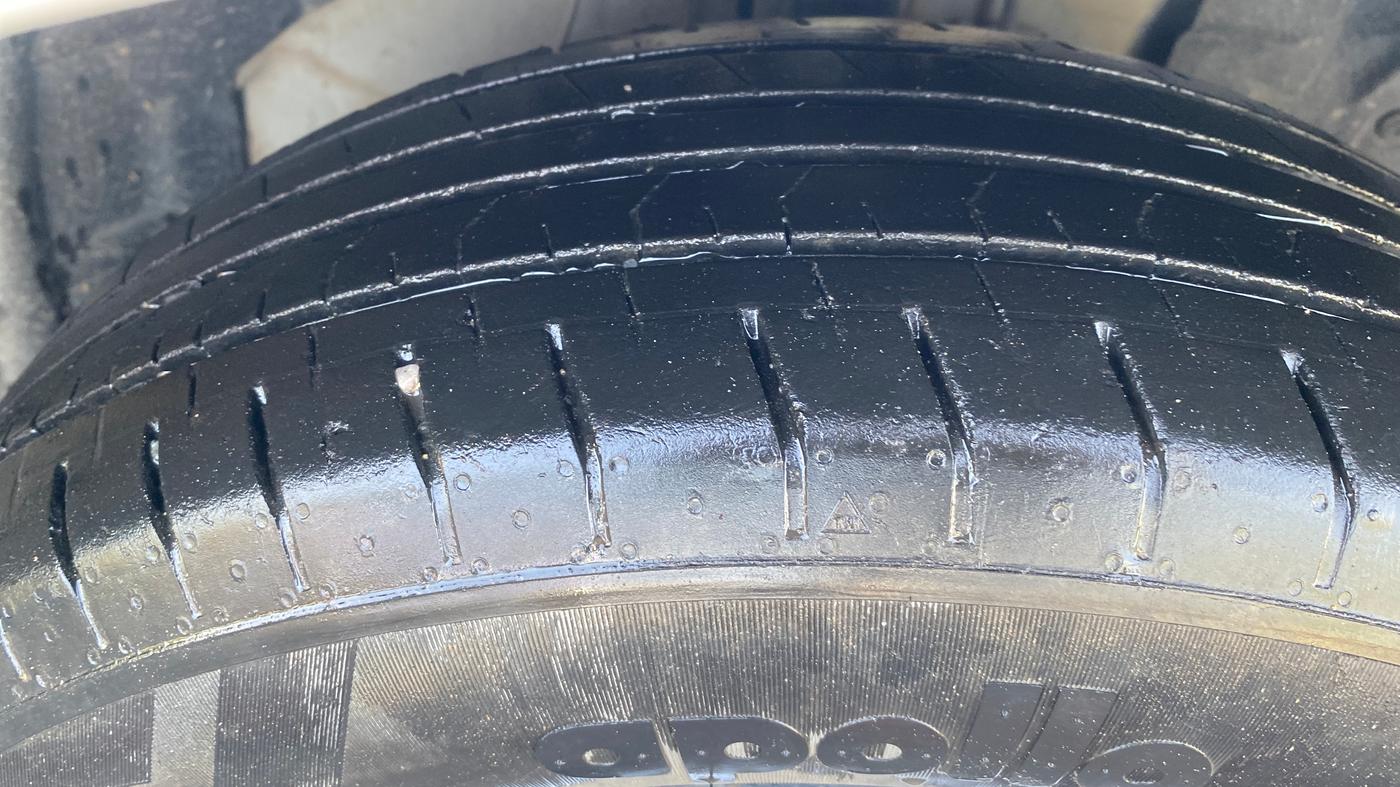 2020 Ford Ecosport AMBIENTE 1.5L DIESEL, Diesel, Manual, 1,50,192 km, Right Front Tyre Tread