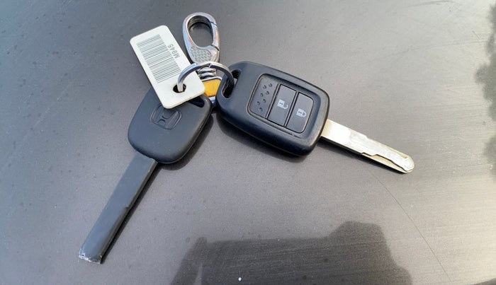 2018 Honda WR-V 1.2L I-VTEC VX MT, Petrol, Manual, 66,494 km, Key Close Up