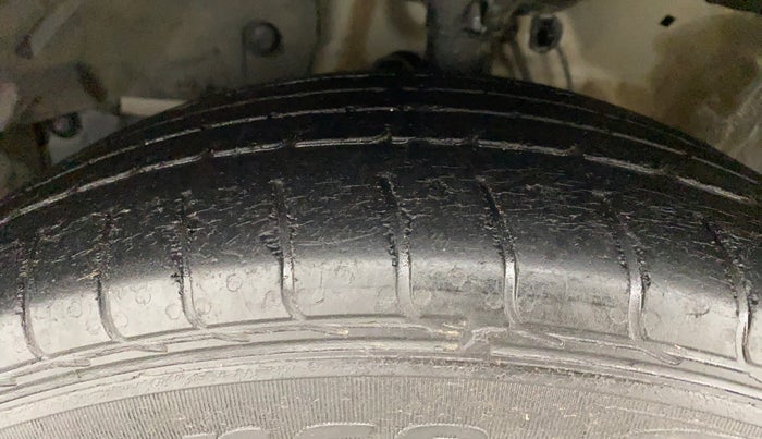 2017 Honda WR-V 1.5 i-DTEC VX MT, Diesel, Manual, 32,617 km, Left Front Tyre Tread