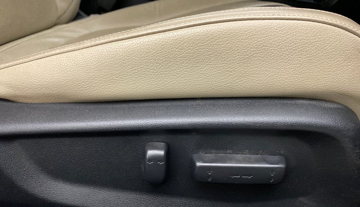 2019 Honda Civic 1.8L I-VTEC VX CVT, Petrol, Automatic, 35,258 km, Driver Side Adjustment Panel