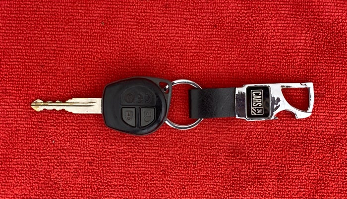 2015 Maruti Ciaz VXI+, Petrol, Manual, 60,751 km, Key Close Up