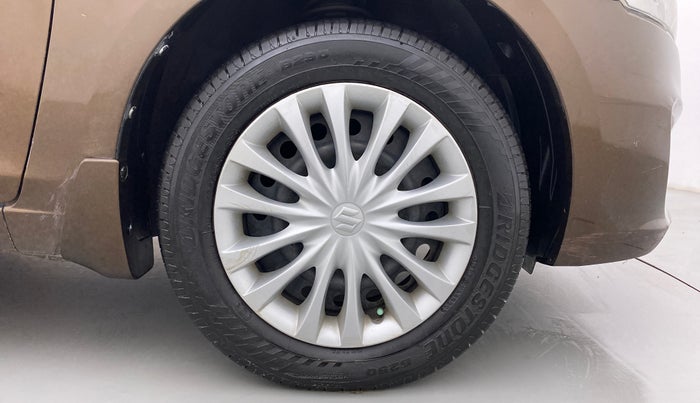 2015 Maruti Ciaz VXI+, Petrol, Manual, 60,751 km, Right Front Wheel