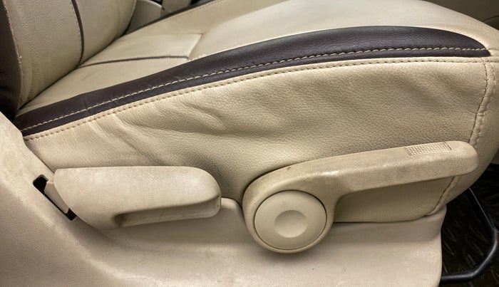 2015 Maruti Ciaz VXI+, Petrol, Manual, 60,751 km, Driver Side Adjustment Panel