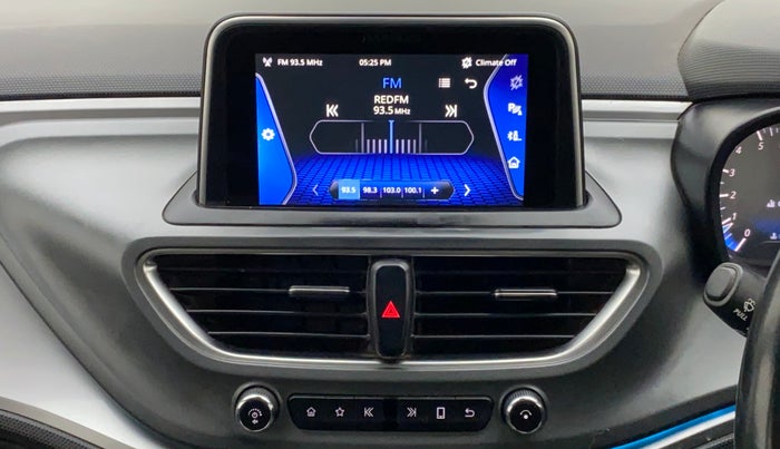 2020 Tata ALTROZ XZ DIESEL, Diesel, Manual, 58,107 km, Infotainment System