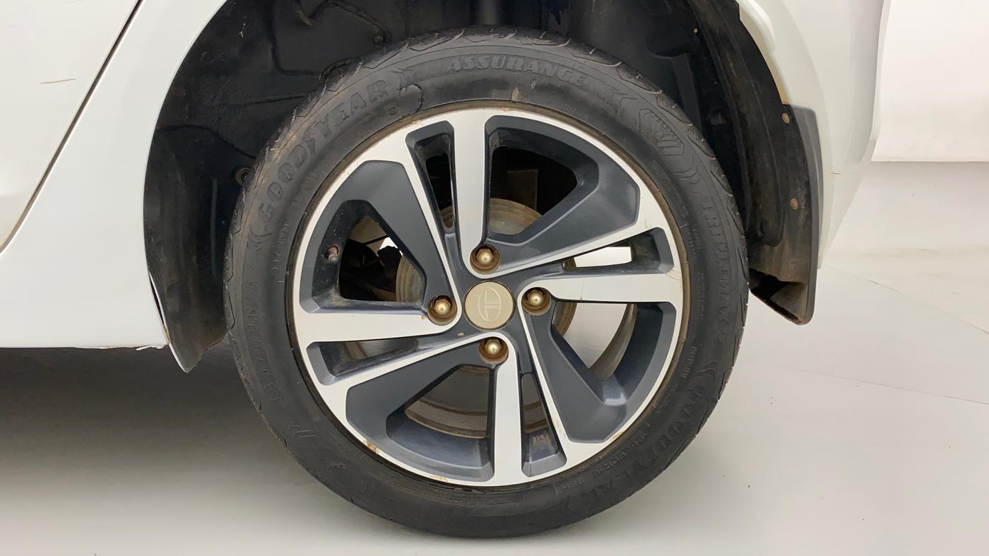 2020 Tata ALTROZ XZ DIESEL, Diesel, Manual, 58,107 km, Left Rear Wheel