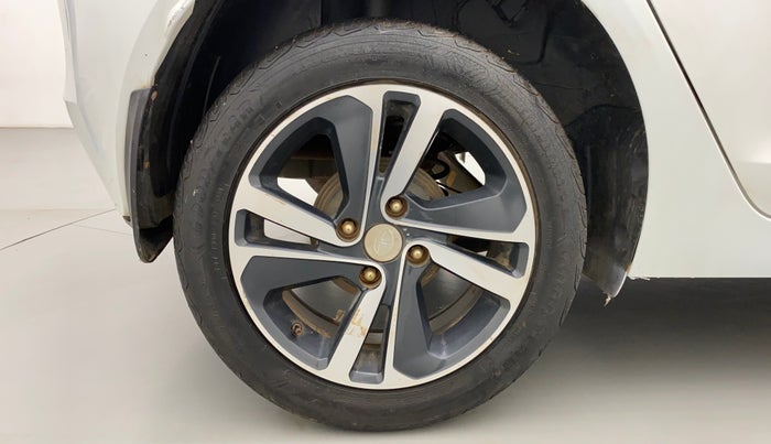 2020 Tata ALTROZ XZ DIESEL, Diesel, Manual, 58,107 km, Right Rear Wheel