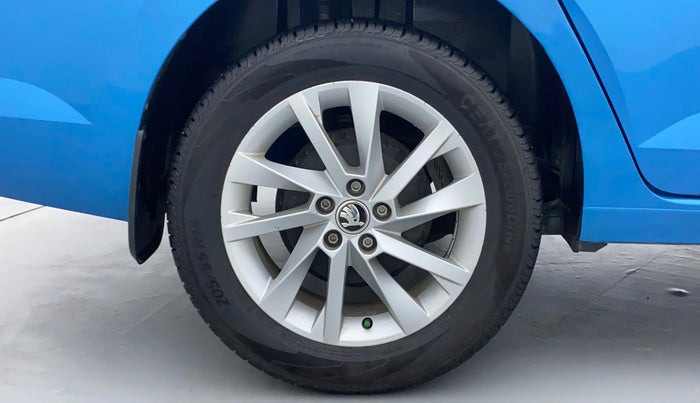 2022 Skoda SLAVIA AMBITION 1.0L TSI MT, Petrol, Manual, 17,658 km, Right Rear Wheel