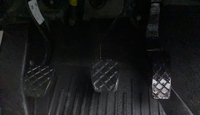 2022 Skoda SLAVIA AMBITION 1.0L TSI MT, Petrol, Manual, 17,658 km, Pedals