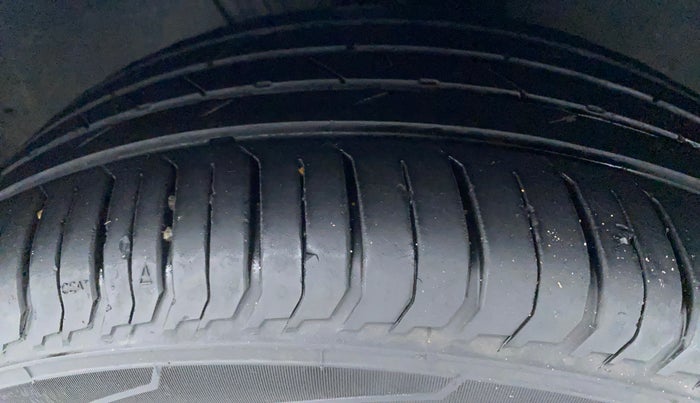 2022 Skoda SLAVIA AMBITION 1.0L TSI MT, Petrol, Manual, 17,658 km, Right Front Tyre Tread