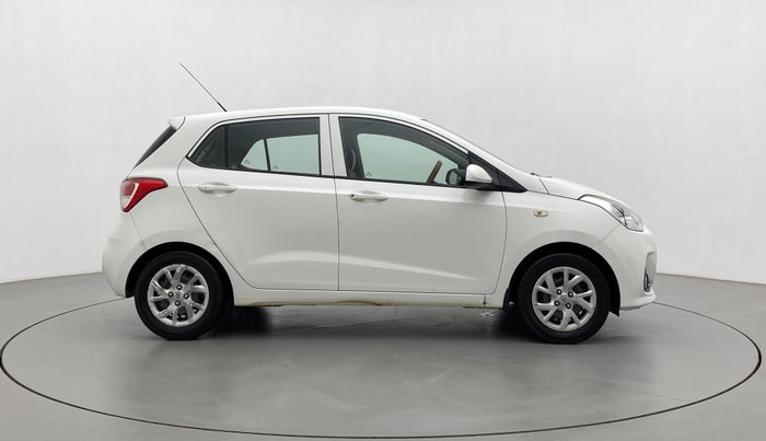 2017 Hyundai Grand i10 SPORTZ 1.2 KAPPA VTVT, CNG, Manual, 86,921 km, Right Side View