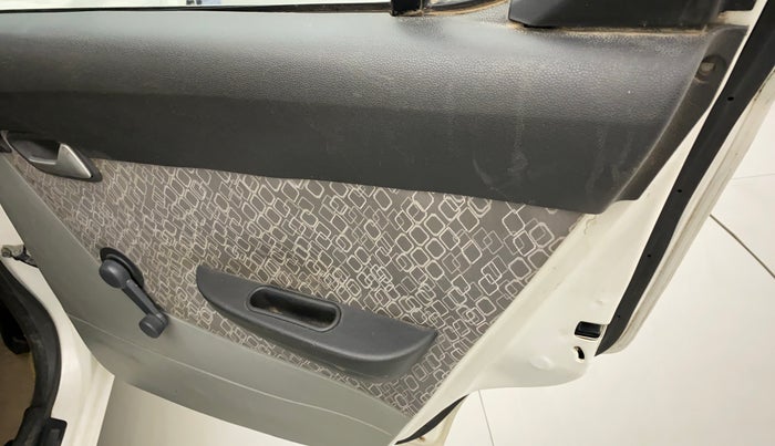 2017 Maruti Alto 800 LXI, Petrol, Manual, 45,700 km, Right rear door - Trim has minor damage