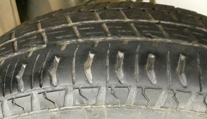 2017 Maruti Alto 800 LXI, Petrol, Manual, 45,700 km, Left Rear Tyre Tread