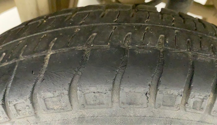 2017 Maruti Alto 800 LXI, Petrol, Manual, 45,700 km, Right Rear Tyre Tread