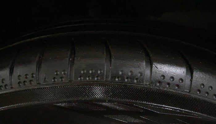 2018 Honda City 1.5L I-VTEC ZX CVT, Petrol, Automatic, 1,06,868 km, Right Front Tyre Tread