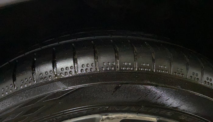 2018 Honda City 1.5L I-VTEC ZX CVT, Petrol, Automatic, 1,06,868 km, Left Front Tyre Tread