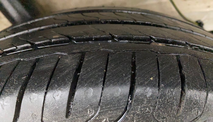 2011 Toyota Etios G, Petrol, Manual, 52,976 km, Right Rear Tyre Tread