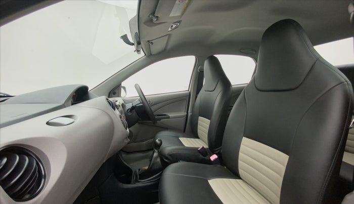 2011 Toyota Etios G, Petrol, Manual, 52,976 km, Right Side Front Door Cabin