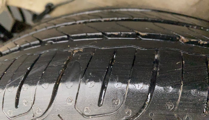 2011 Toyota Etios G, Petrol, Manual, 52,976 km, Left Rear Tyre Tread