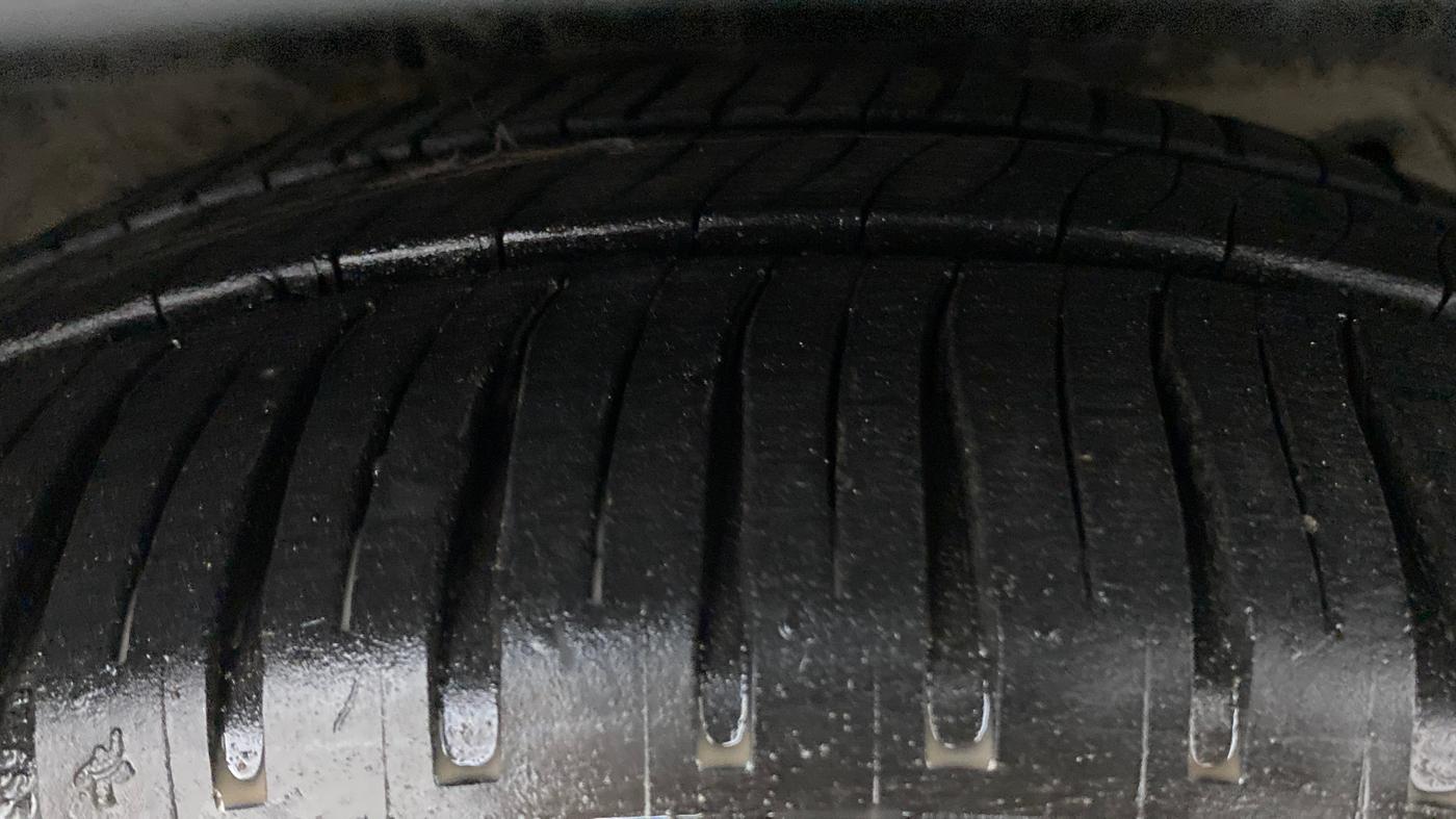 2018 Ford FREESTYLE TITANIUM Plus 1.5 TDCI MT, Diesel, Manual, 56,264 km, Right Front Tyre Tread