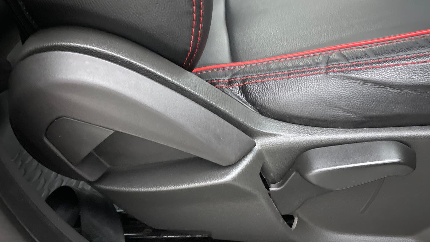 2018 Ford FREESTYLE TITANIUM Plus 1.5 TDCI MT, Diesel, Manual, 56,264 km, Driver Side Adjustment Panel