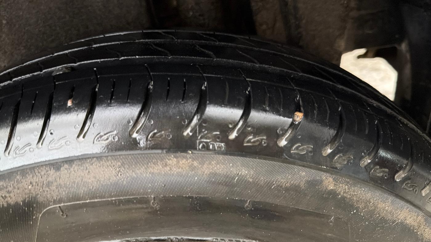2017 Maruti Swift LDI (O), Diesel, Manual, 68,932 km, Left Rear Tyre Tread