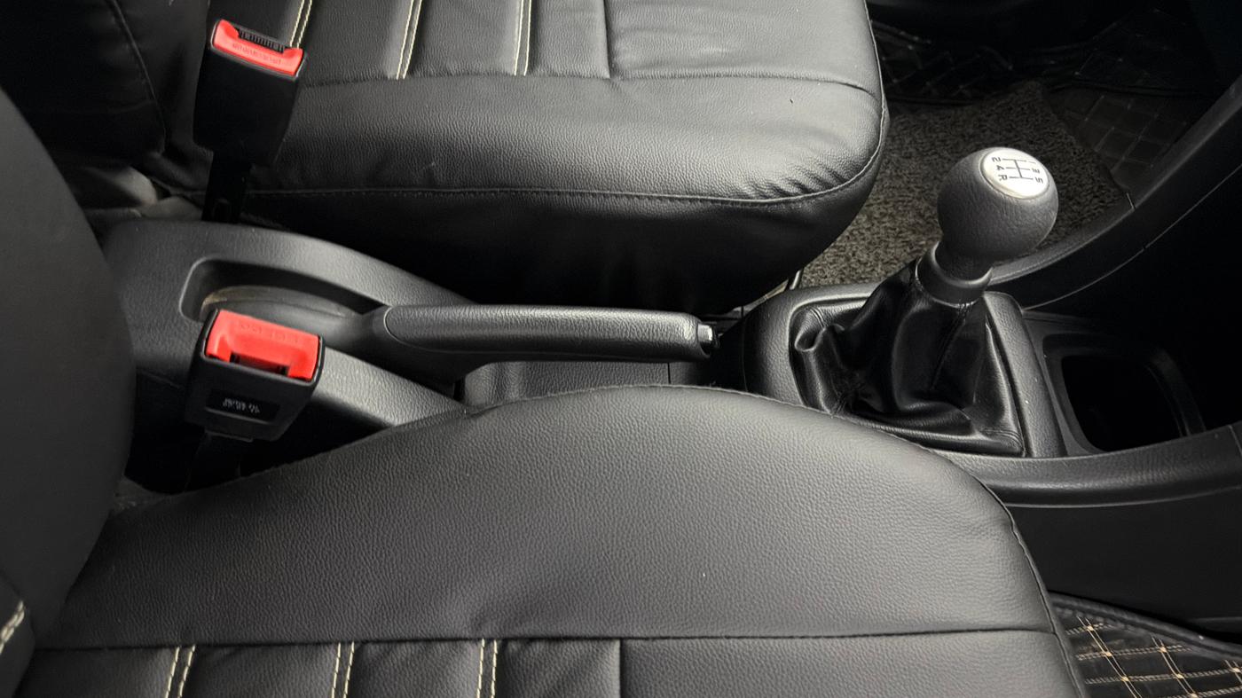 2017 Maruti Swift LDI (O), Diesel, Manual, 68,932 km, Gear Lever