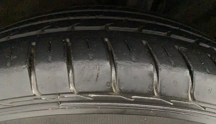 2017 Hyundai Creta E PLUS 1.6 PETROL, Petrol, Manual, 31,385 km, Right Rear Tyre Tread