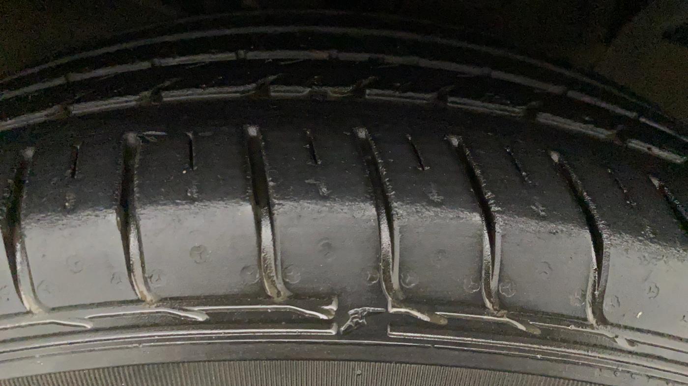 2017 Hyundai Creta E PLUS 1.6 PETROL, Petrol, Manual, 31,385 km, Right Front Tyre Tread