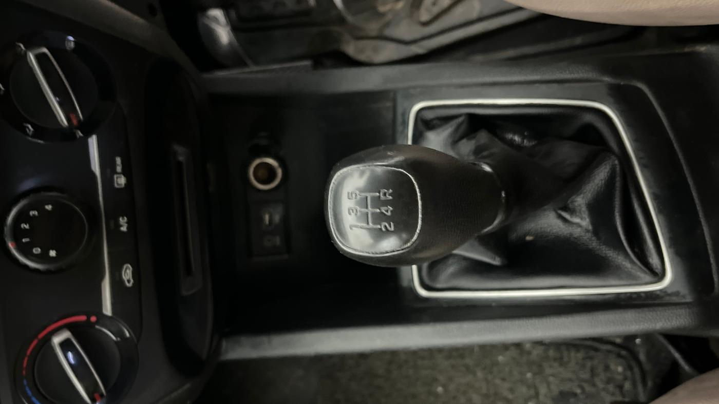 2018 Hyundai Elite i20 SPORTZ 1.2, Petrol, Manual, 89,673 km, Gear Lever