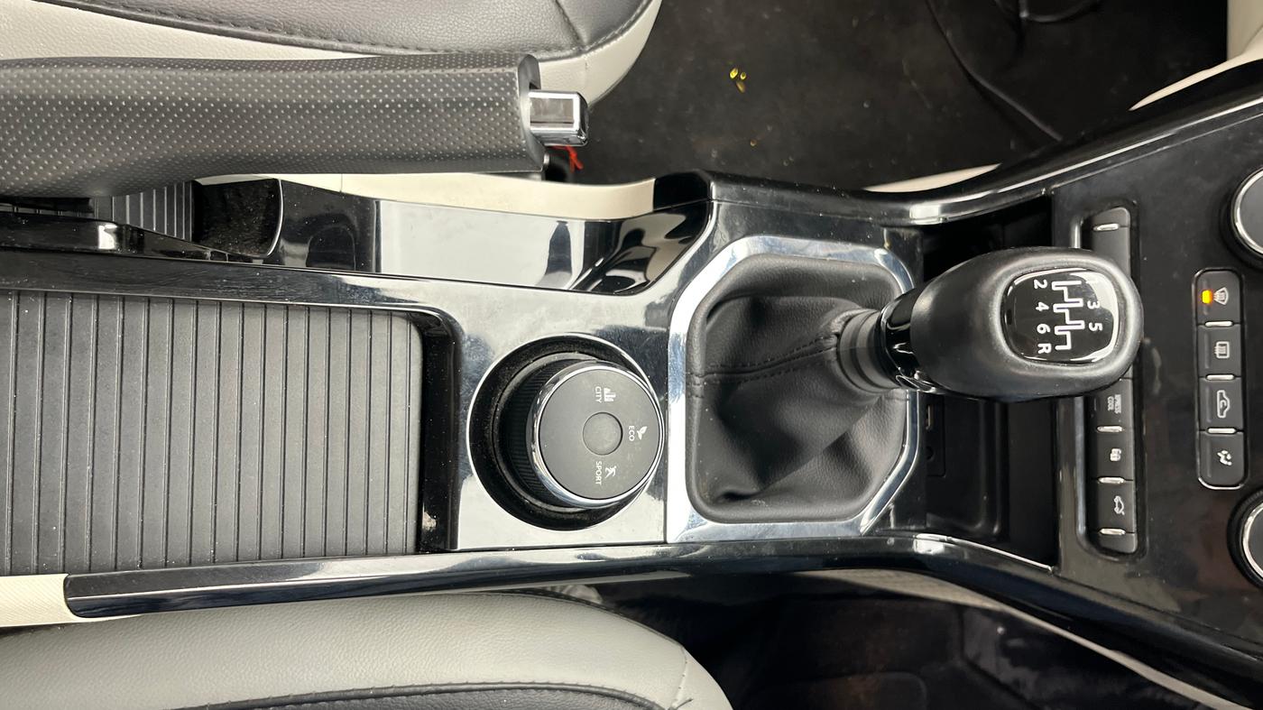 2021 Tata NEXON XZ PLUS PETROL SUNROOF, Petrol, Manual, 37,153 km, Gear Lever