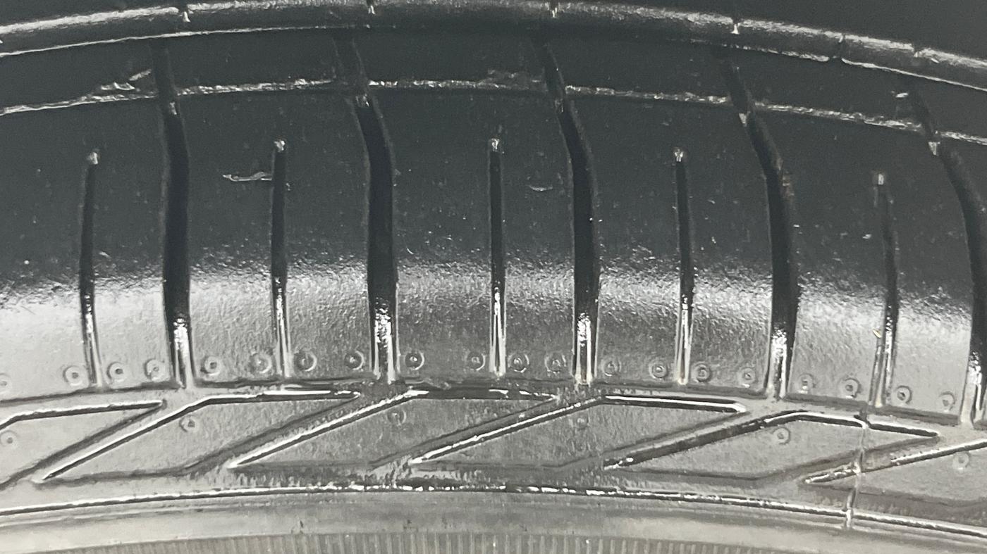 2021 Tata NEXON XZ PLUS PETROL SUNROOF, Petrol, Manual, 37,153 km, Right Front Tyre Tread