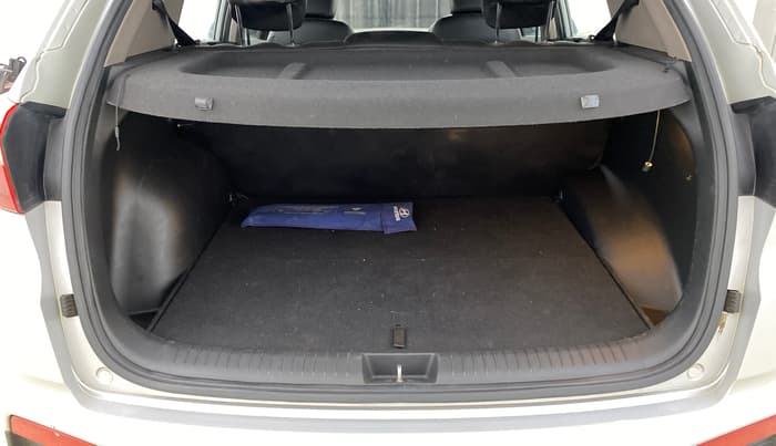2016 Hyundai Creta SX PLUS 1.6 PETROL, Petrol, Manual, 81,330 km, Boot Inside