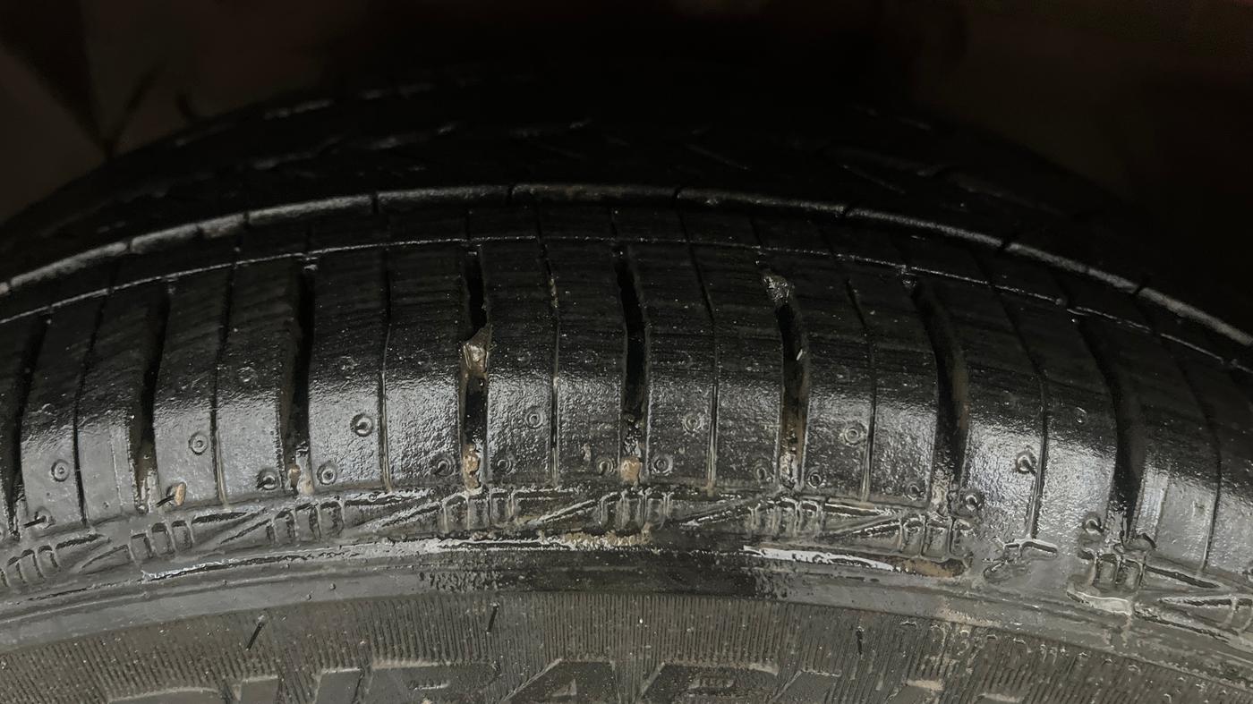 2016 Ford Figo Aspire TITANIUM 1.2 PETROL, Petrol, Manual, 14,716 km, Left Front Tyre Tread