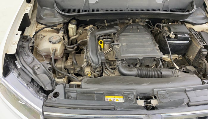 2021 Volkswagen TAIGUN TOPLINE 1.0 TSI MT, Petrol, Manual, 69,800 km, Engine View - Right